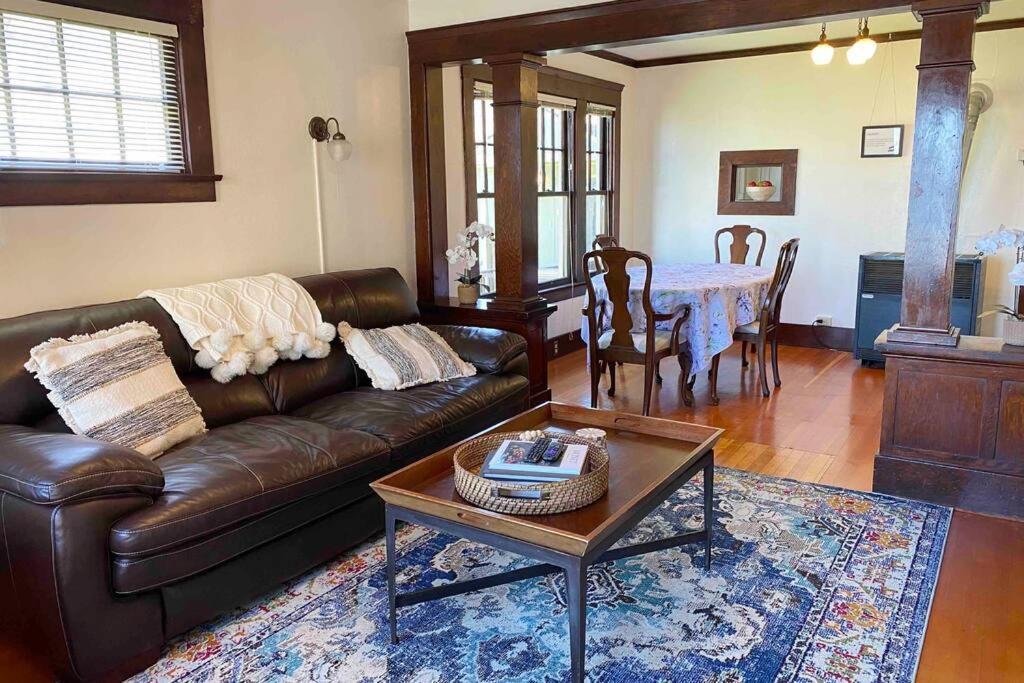 Historic Downtown Riverview Flat, No. 2 Astoria Exteriör bild