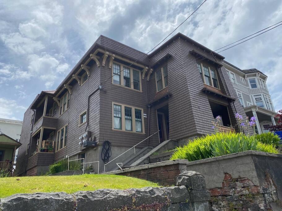 Historic Downtown Riverview Flat, No. 2 Astoria Exteriör bild